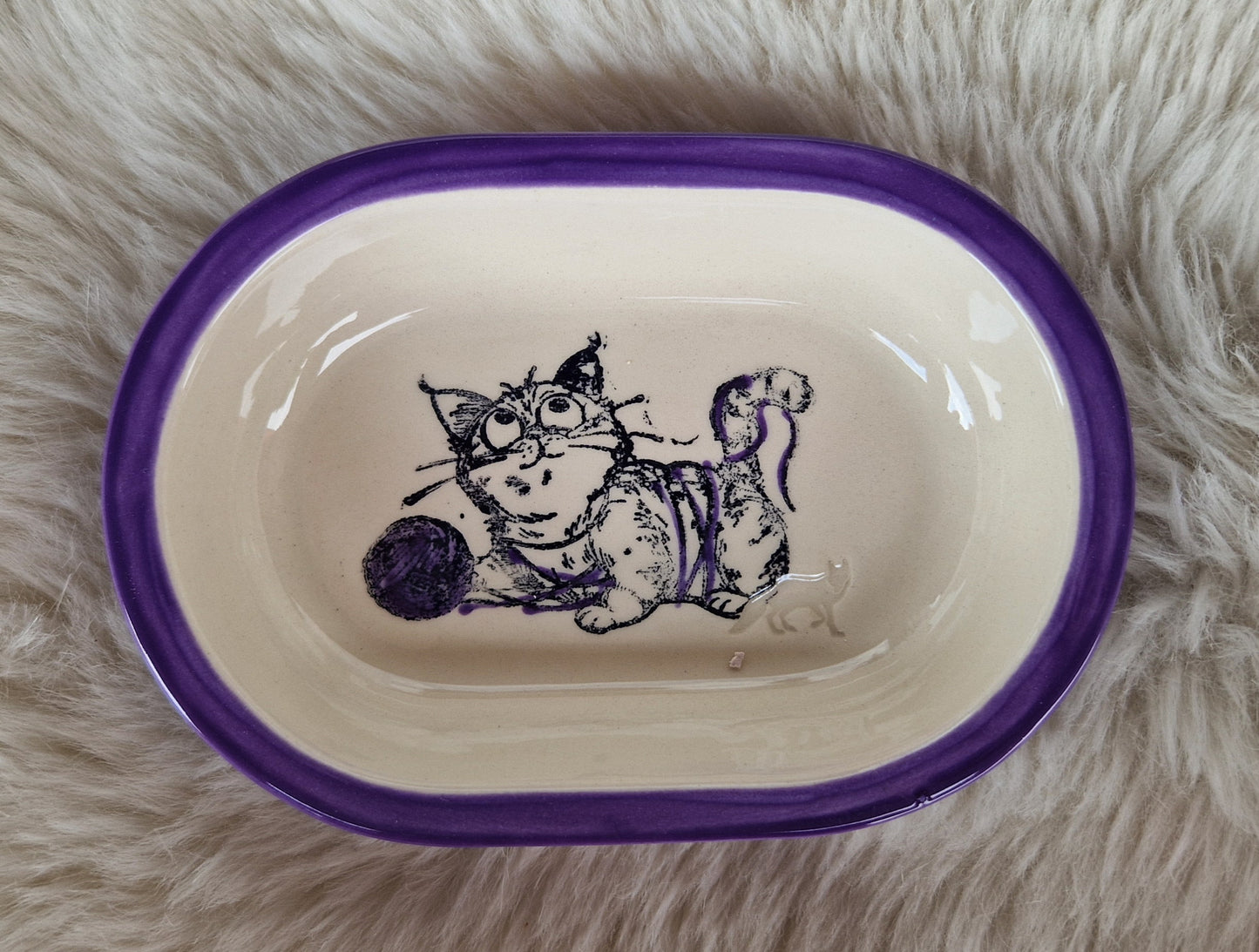 Keramik Schale für Surefeed mit Farbrand "Finn im Woll-Paradies"