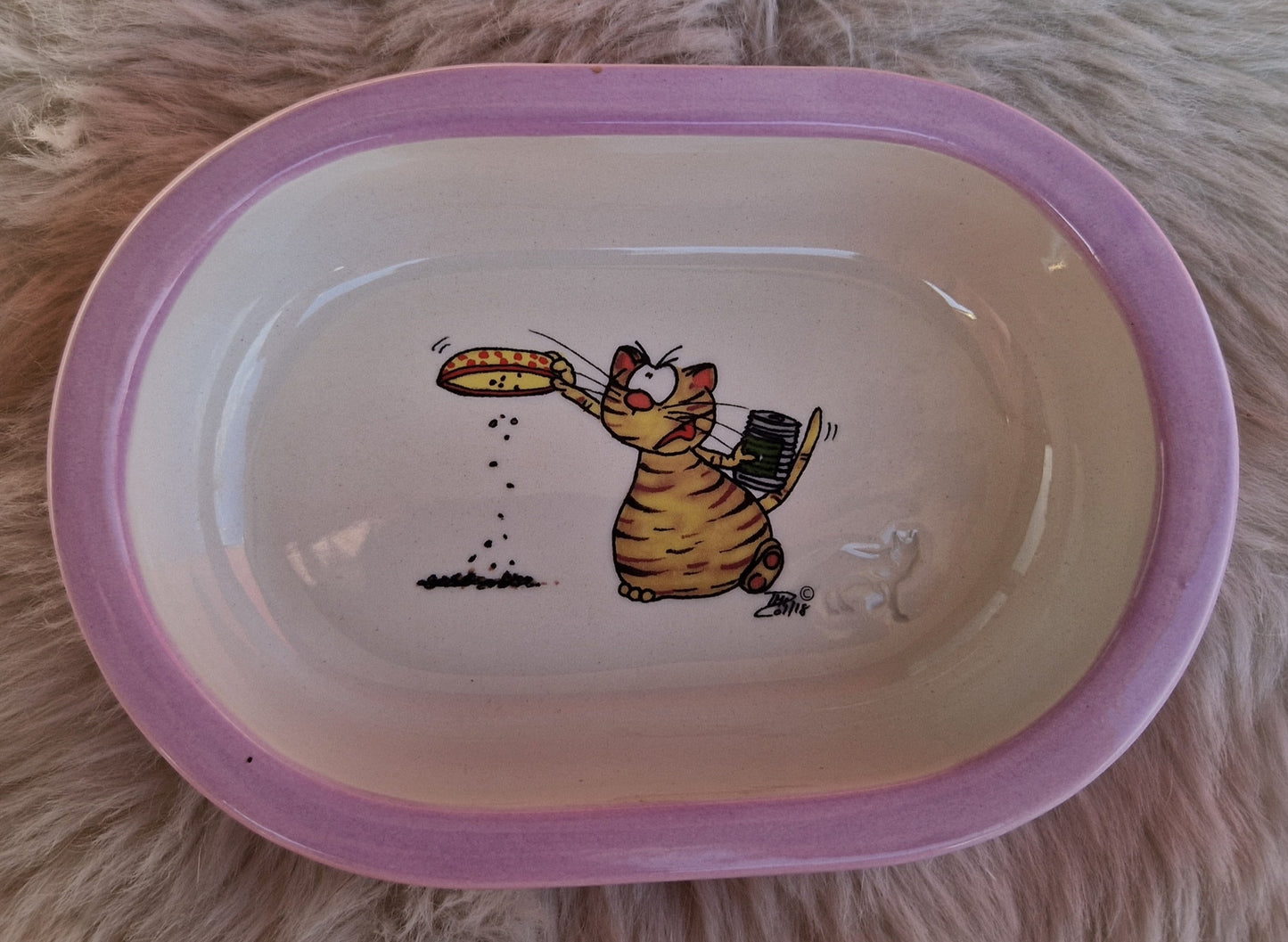 Keramik Schale für Surefeed mit Farbrand und Pucki leert Napf aus