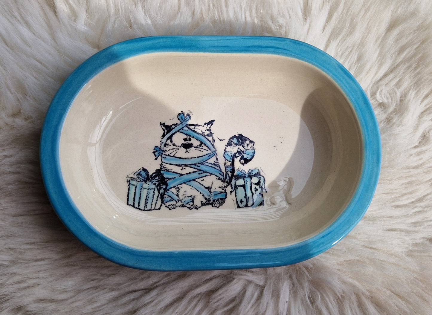 Keramik Schale für Surefeed mit Farbrand "Finn übt verpacken"