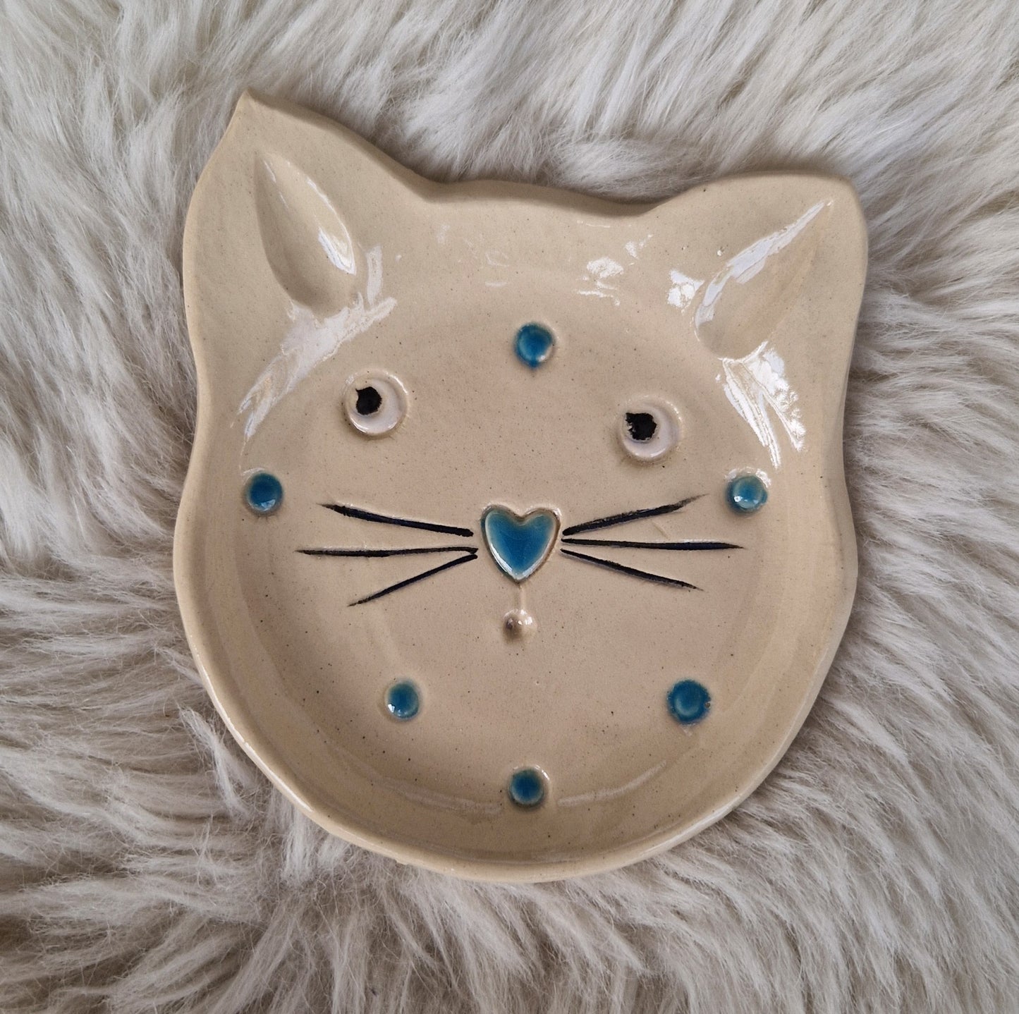 Katzenschleckteller in Katzenkopf-Form