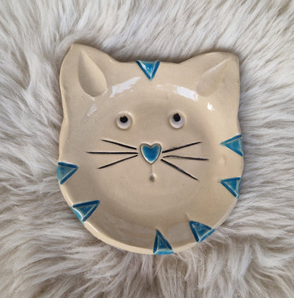 Katzenschleckteller in Katzenkopf-Form
