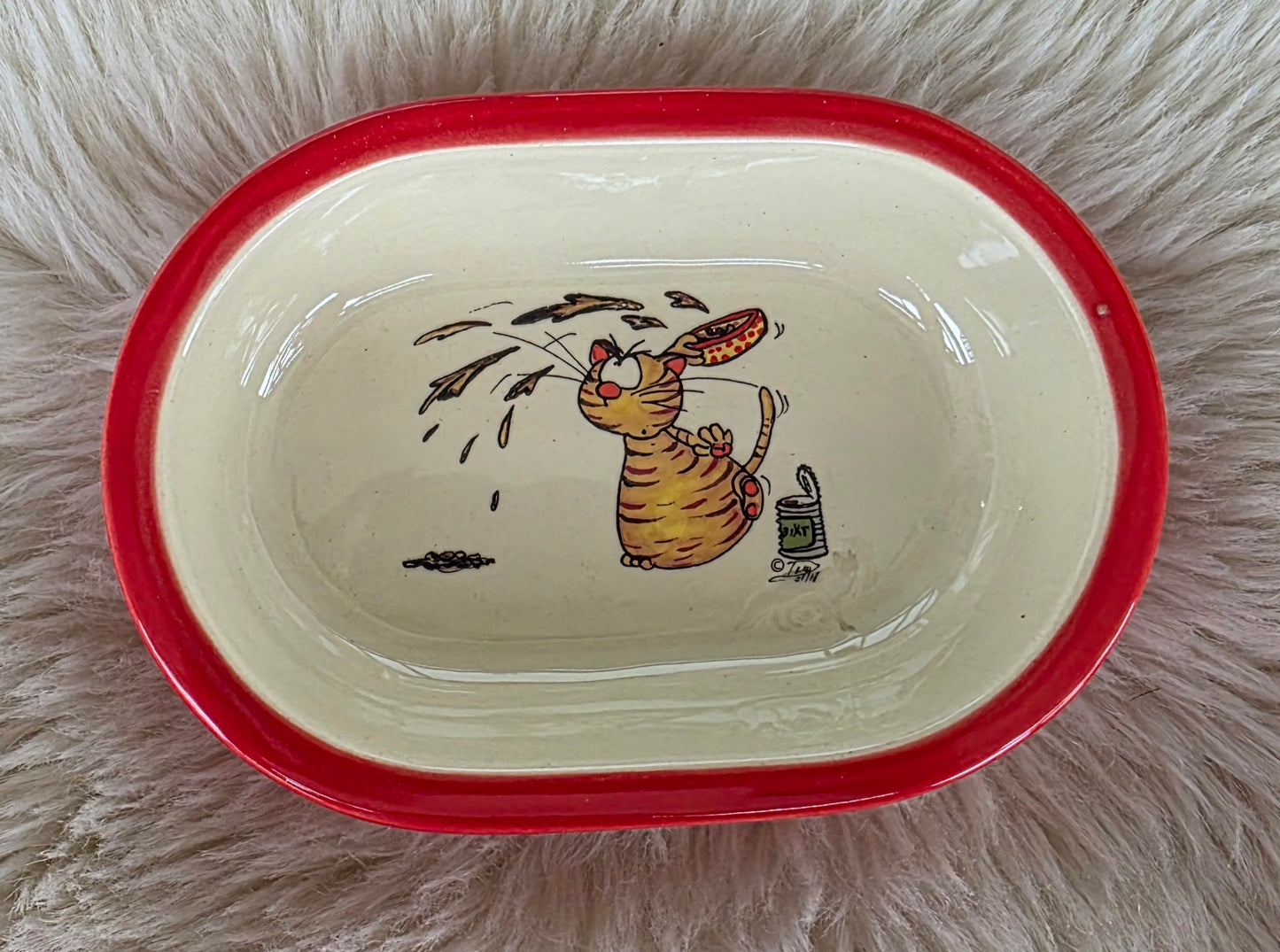 Keramik Schale für Surefeed mit Farbrand und Pucki wirft Futter