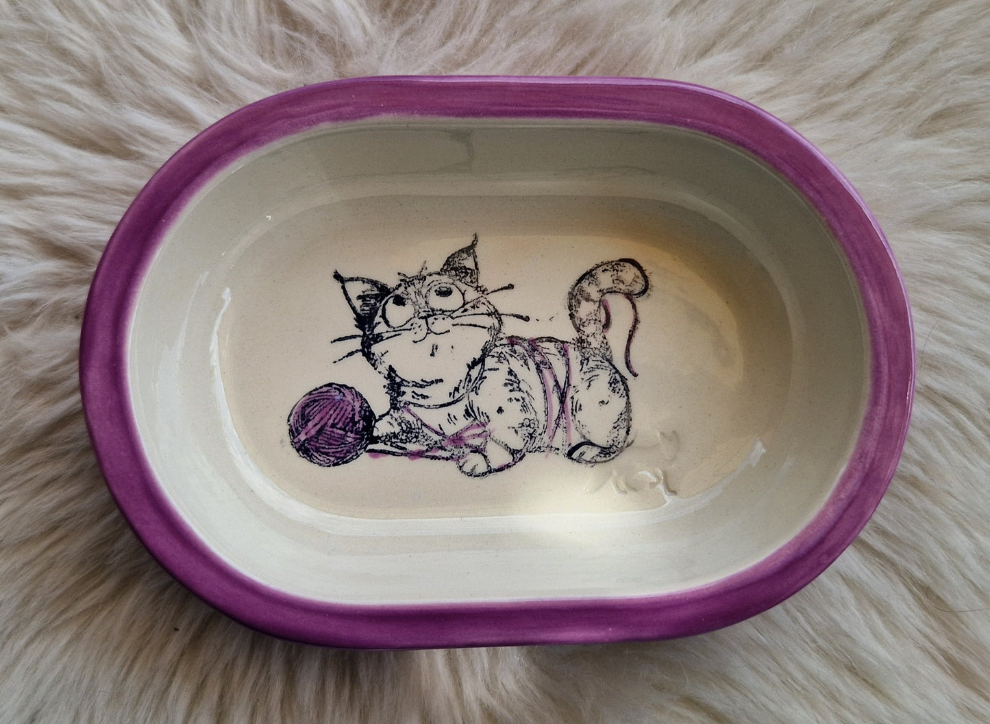 Keramik Schale für Surefeed mit Farbrand "Finn im Woll-Paradies"