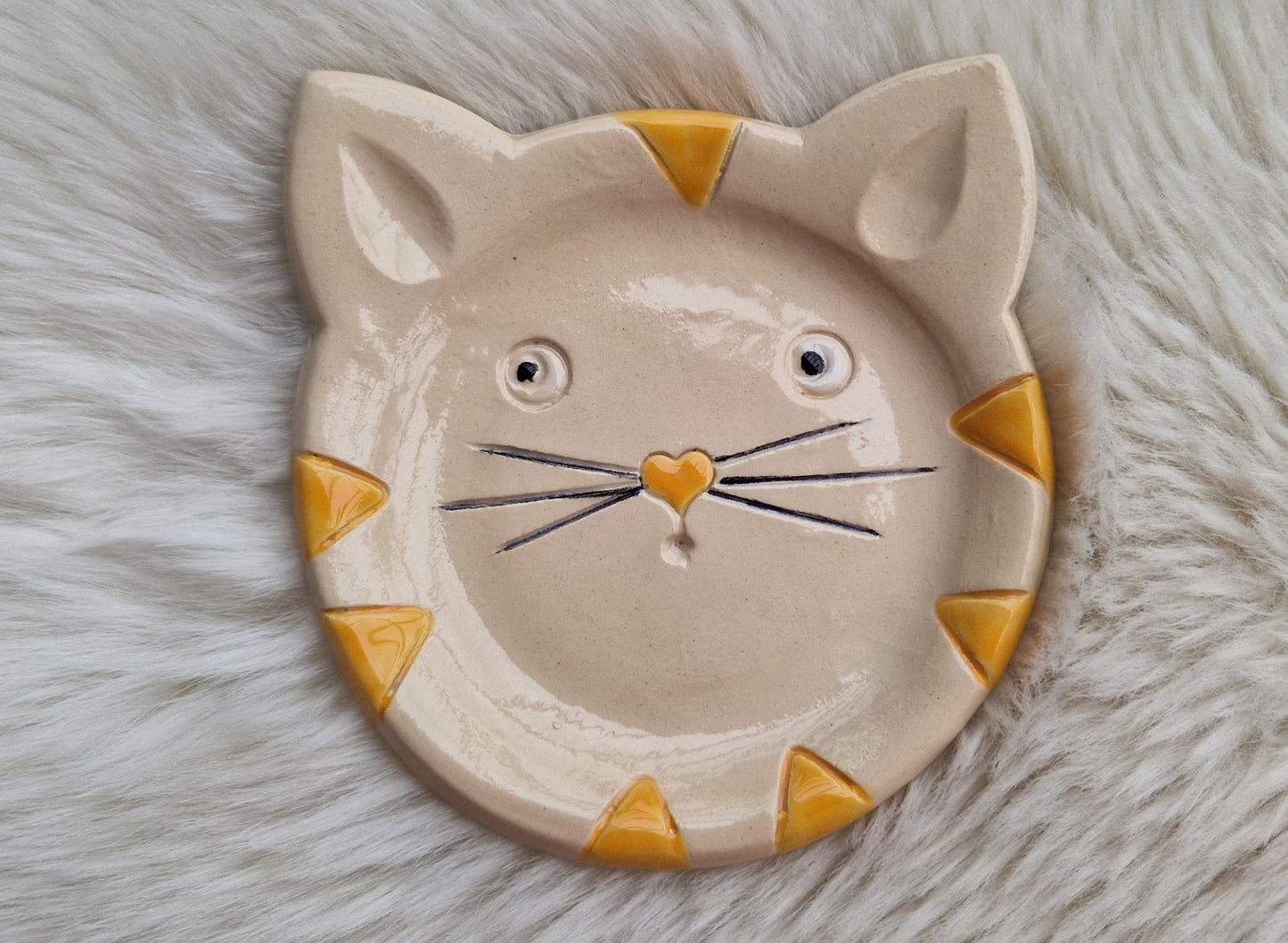 Katzenschleckteller in Katzenkopf-Form