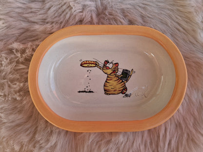 Keramik Schale für Surefeed mit Farbrand und Pucki leert Napf aus