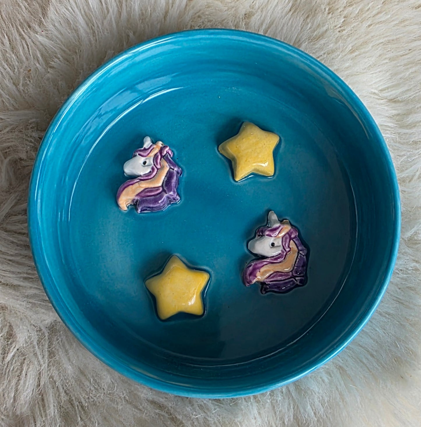 Wasserschale aus Keramik mit Landmotiv