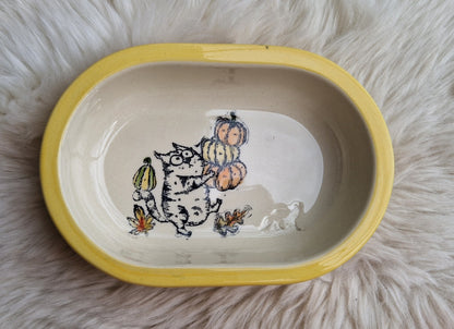 Keramik Schale für Surefeed mit Farbrand "Finn bei der Kürbisernte"