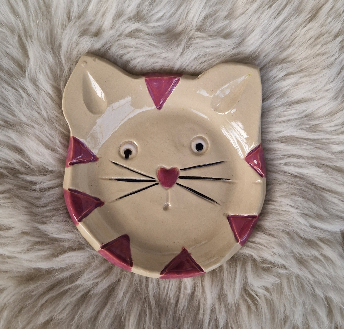 Katzenschleckteller in Katzenkopf-Form